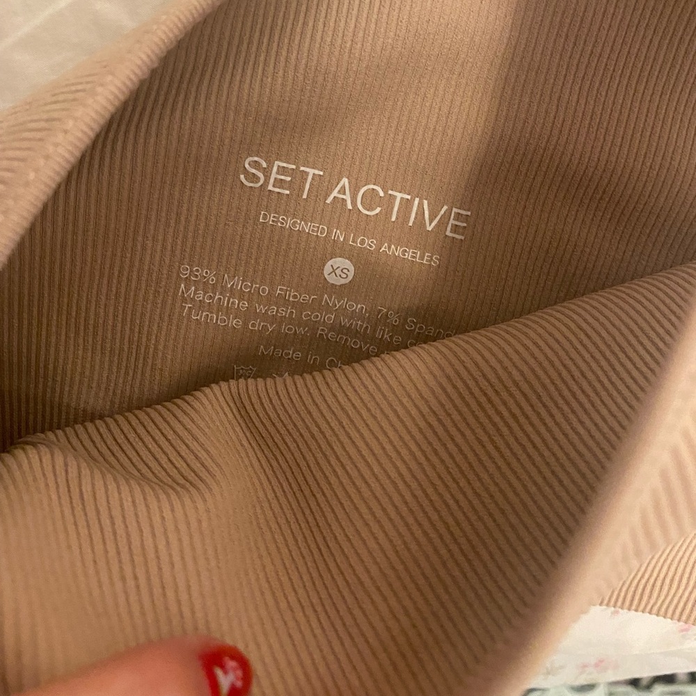 SET ACTIVE off the shoulder ribbed tank - Picture 2 of 2